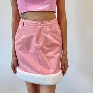 OHS Pink Faux Leather Skirt w/ Faux Fur Trim 💗❄️